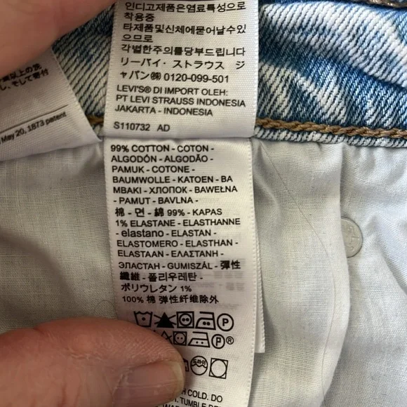 EUC 70’s High Slim Straight Levi’s jeans in a light blue wash. - Picture 16 of 16